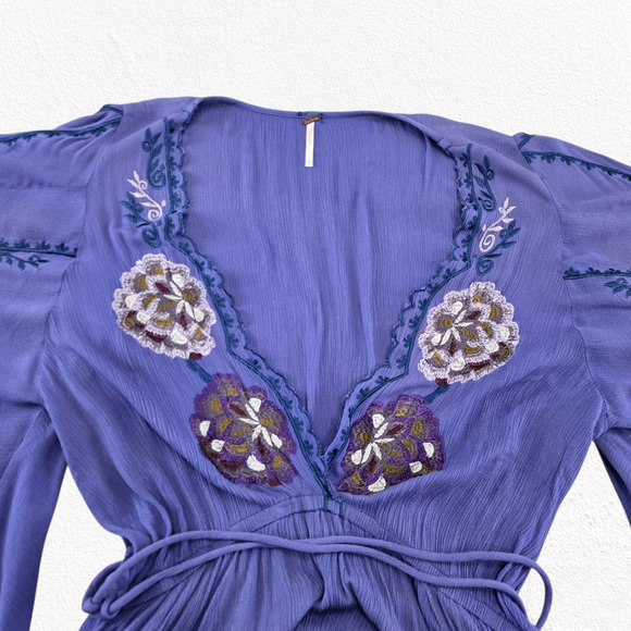 Free People Periwinkle Blue Embroidery Flutter Sleeve Boho Mini Dress Size Small - Picture 3 of 9